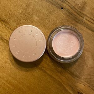 Becca Under Eye Brightening Corrector in Light to Medium.
